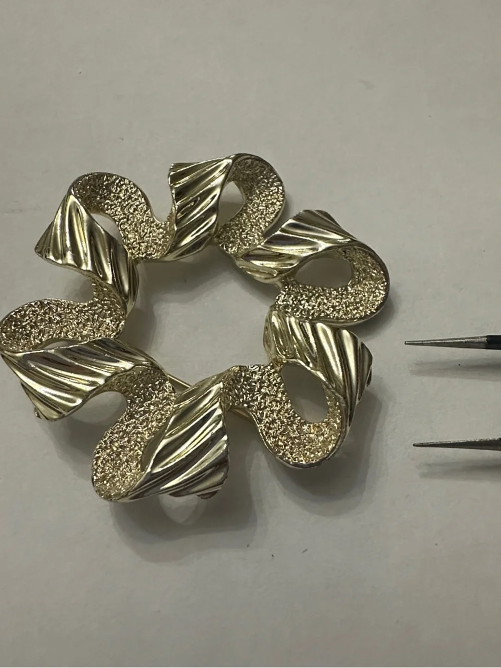Gold Twisted Ribbon  Brooch